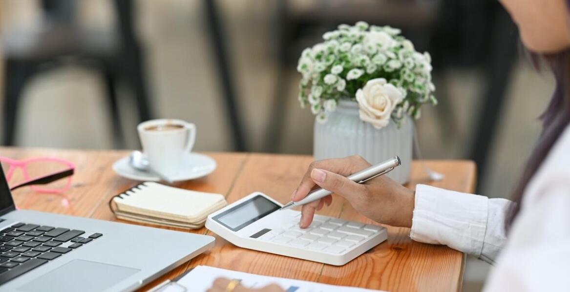 Dlaczego outsourcing usług księgowych to dobry wybór dla małych firm?