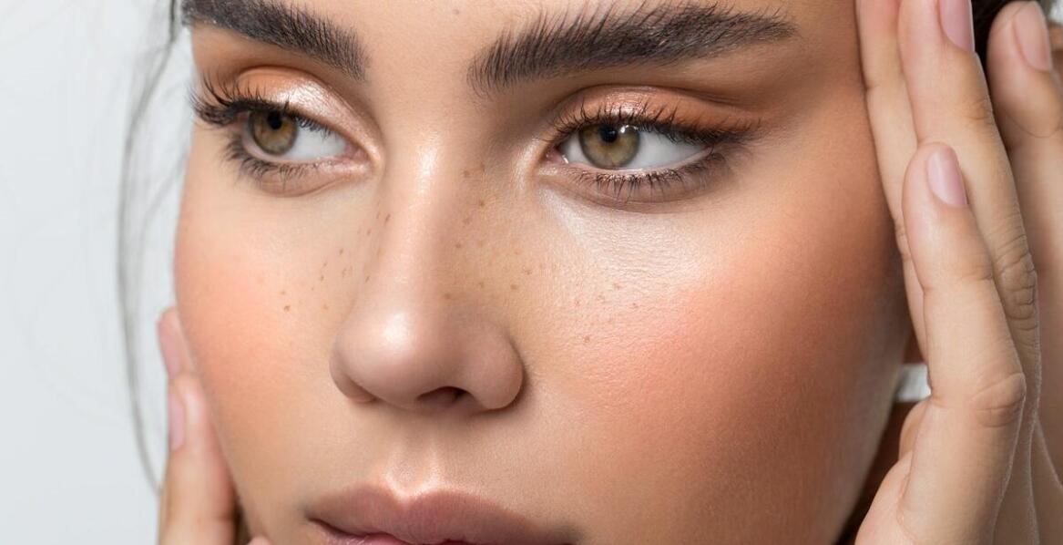 Makijaż permanentny dla osób z alergiami – dlaczego to dobre rozwiązanie?