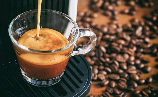 Kawiarka elektryczna – nowoczesny design, który ozdobi każdą kuchnię