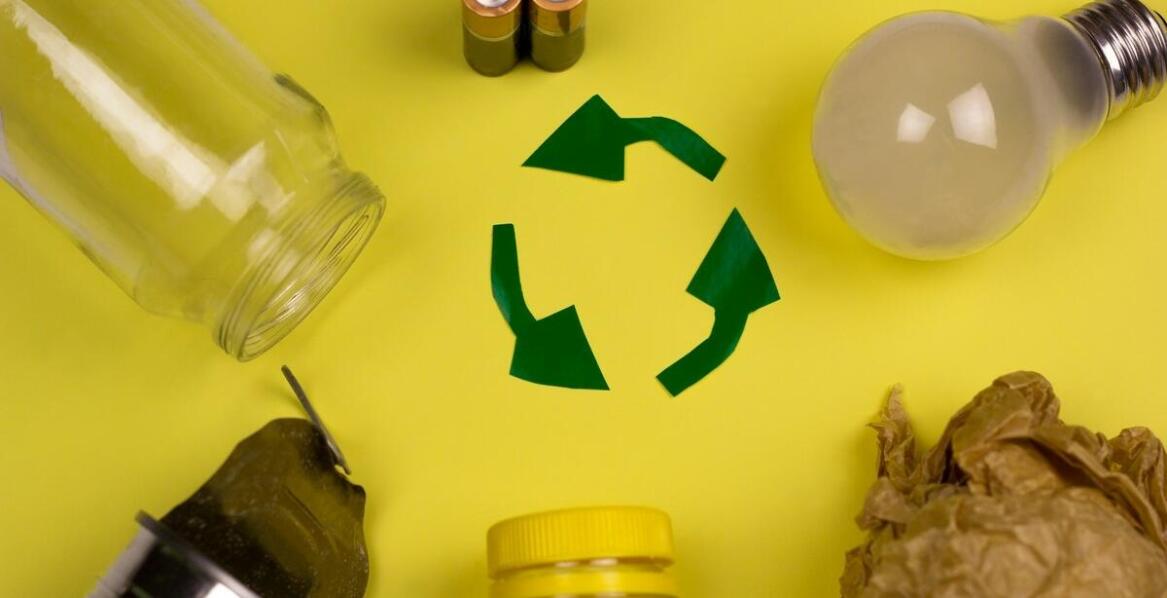 Etykiety foliowe a ekologia – czy są przyjazne środowisku?