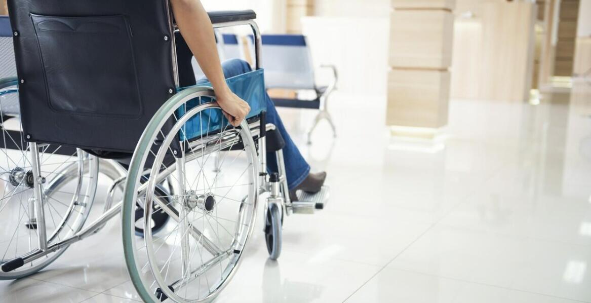 Wózki inwalidzkie – jak poprawiają jakość życia osób z niepełnosprawnościami?