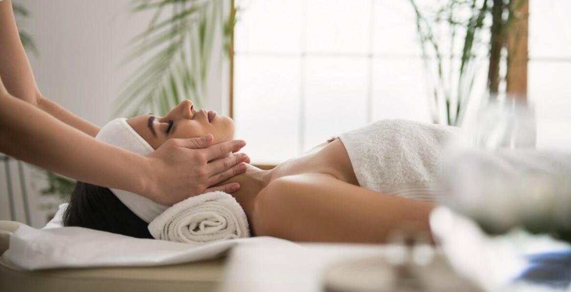 Jak mikrodermabrazja piła może poprawić kondycję skóry wrażliwej?