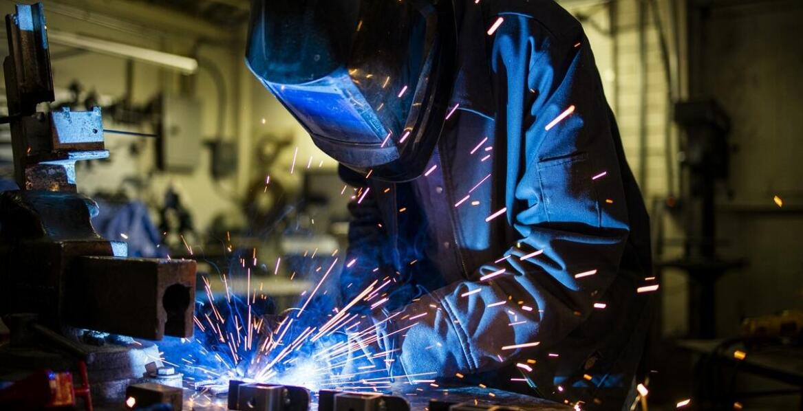 Spawanie metodą MAG – kluczowe informacje dla przemysłu motoryzacyjnego