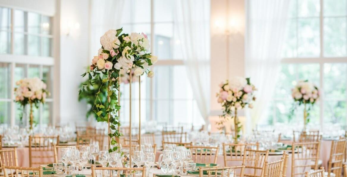 Jakie są zalety kompleksowej obsługi imprez okolicznościowych w sali?