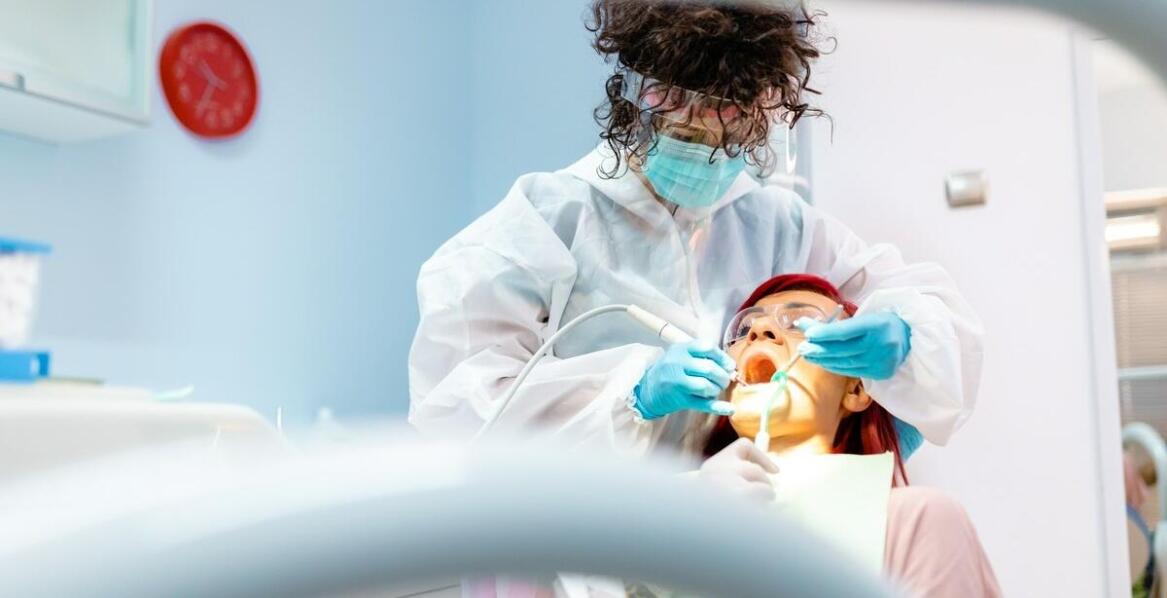 Na czym polega resekcje korzeni zębów?