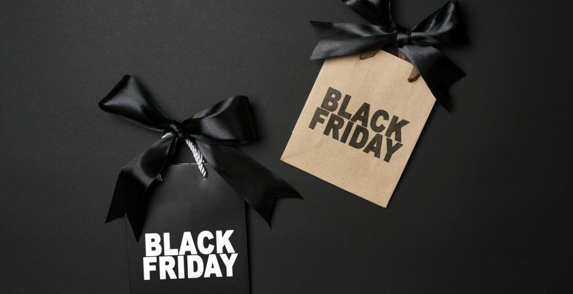 Papier czarny jako materiał do produkcji eleganckich materiałów reklamowych