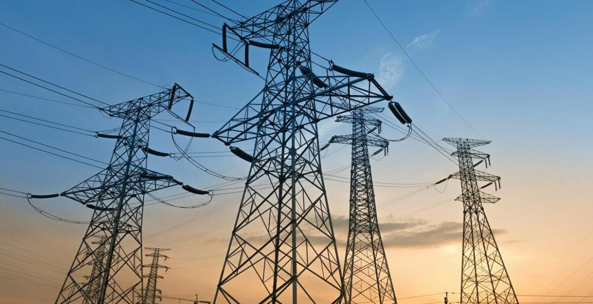 Czy można coś zrobić z niechcianym słupem energetycznym na działce?