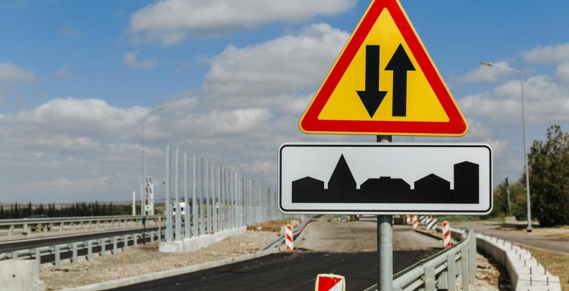 Jak dobrać odpowiedni separator drogowy betonowy do specyfiki projektu budowlanego?