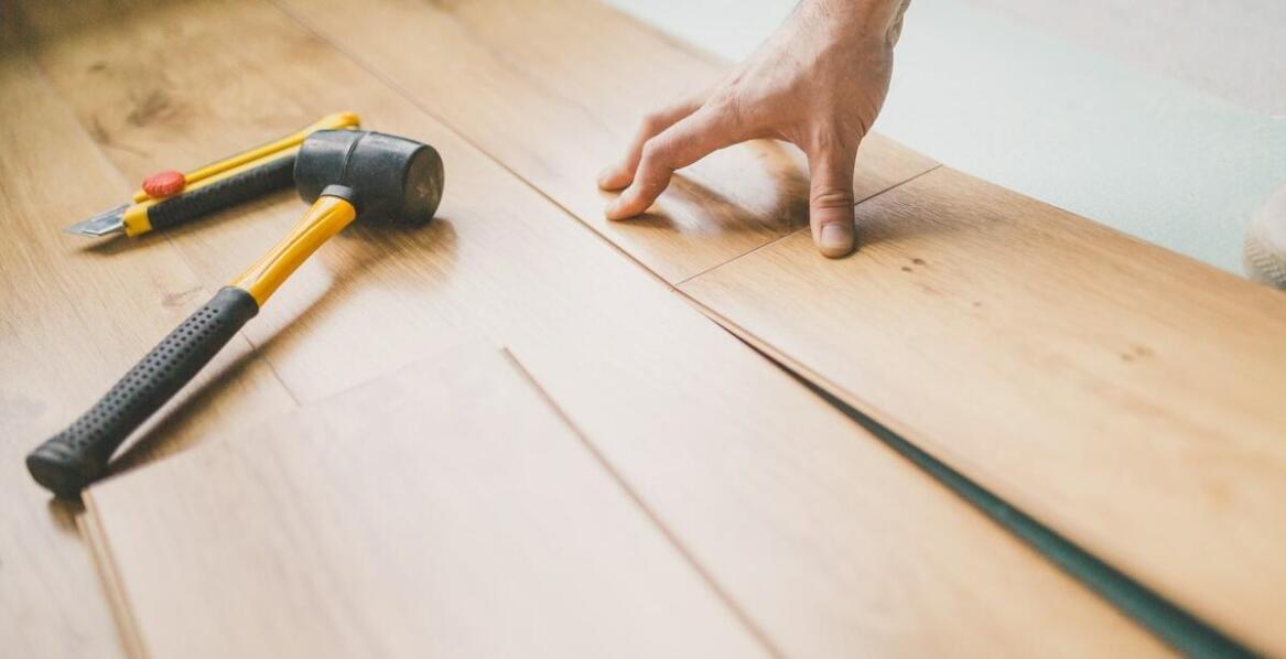 Jak wybrać dobrej jakości deski podłogowe?