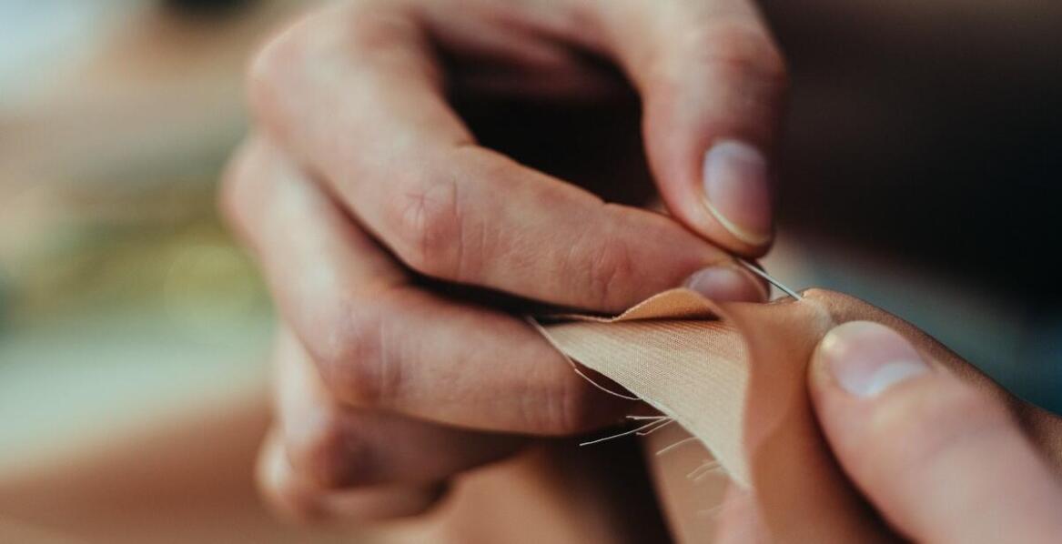 Trendy w obszywaniu kierownic – co jest teraz na topie?