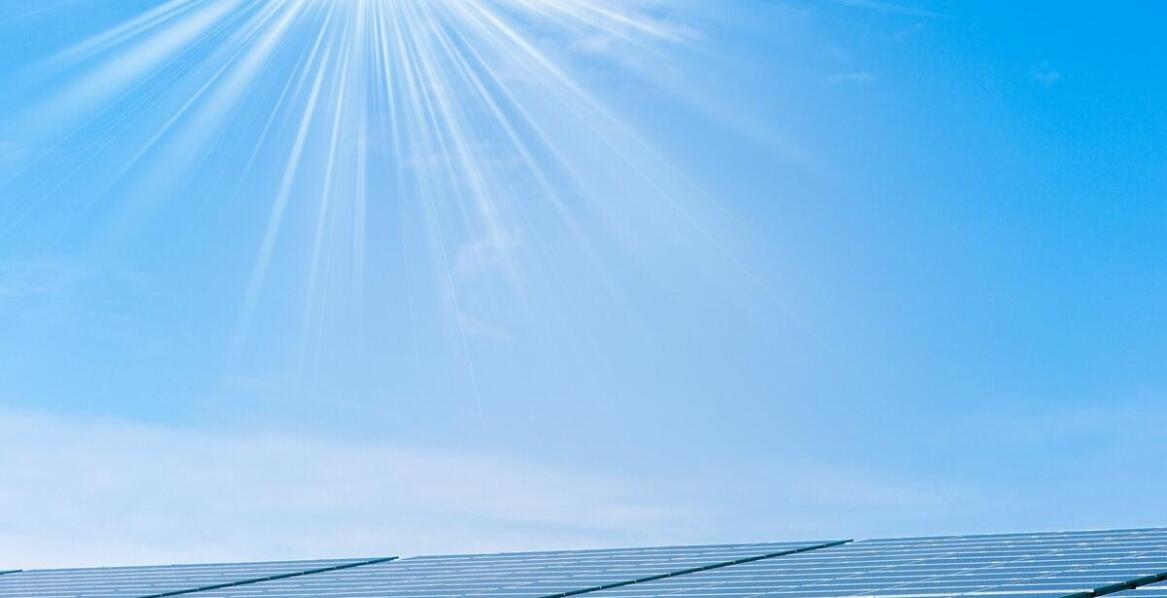 Fotowoltaika w Twoim domu: dlaczego warto zainwestować w energię odnawialną?