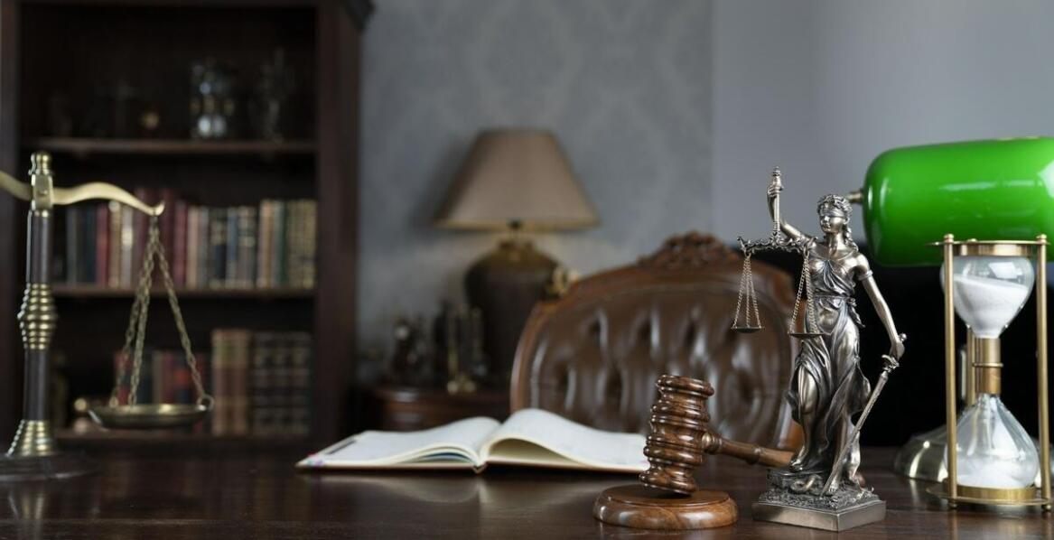 Dlaczego warto skorzystać z usług adwokackich w sprawach karnych?