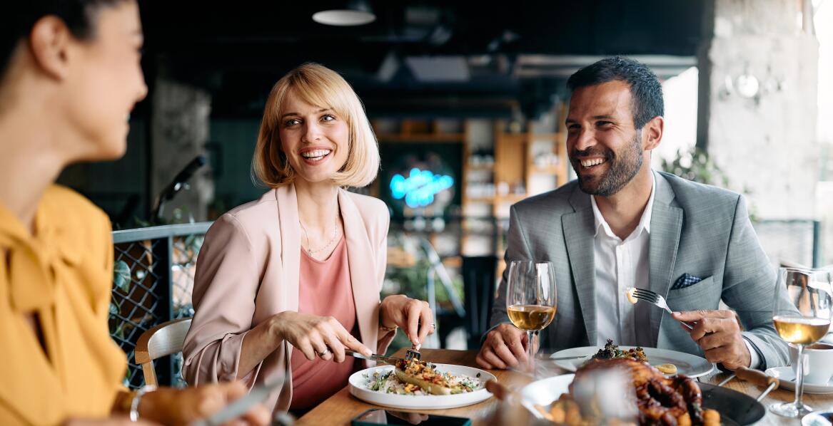 Jak się ubrać na biznes lunch?