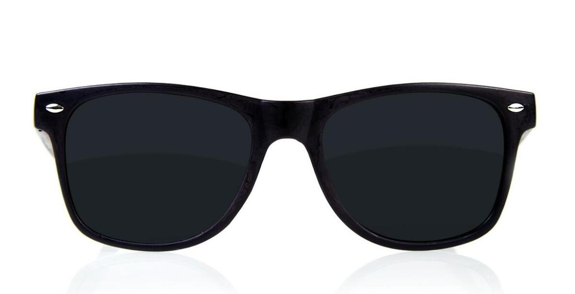 Jakie są różnice między klasycznymi a nowoczesnymi wersjami Ray-Ban Wayfarers?