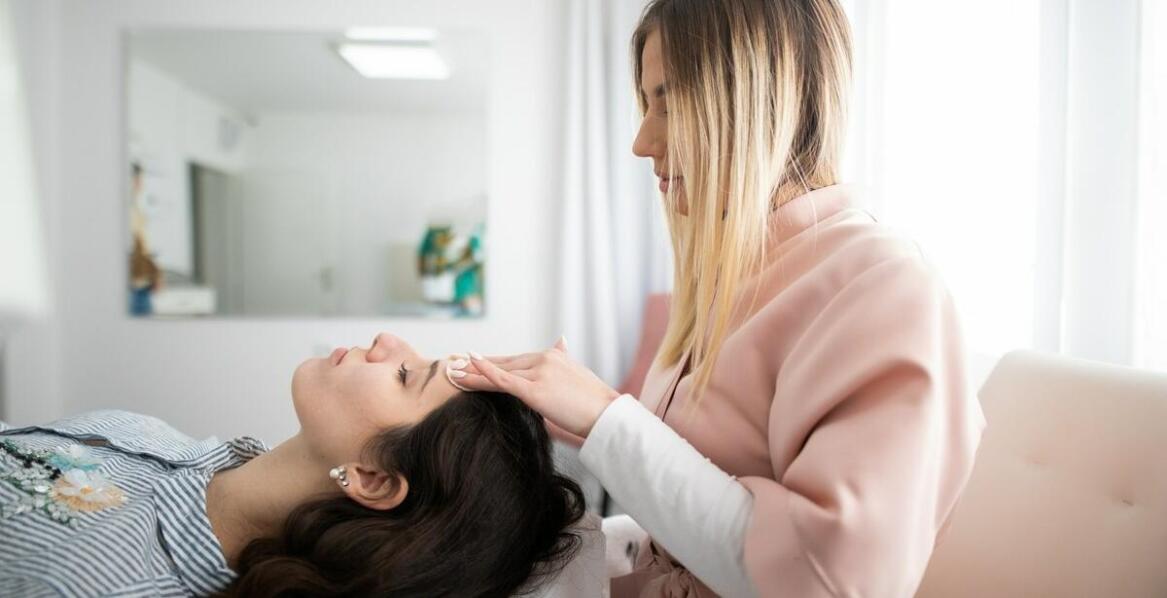 Dlaczego warto zaufać specjalistom przy wyborze zabiegów z botoksem w gabinecie stomatologicznym?