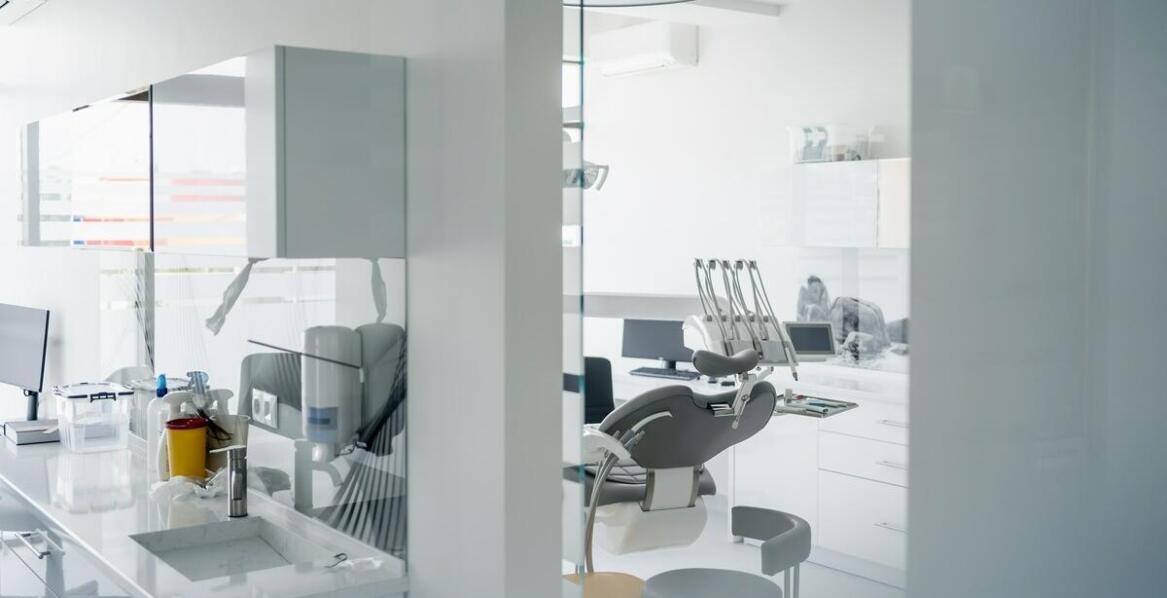 Zastosowanie botoksu w leczeniu nadwrażliwości zębów – nowe podejście terapeutyczne