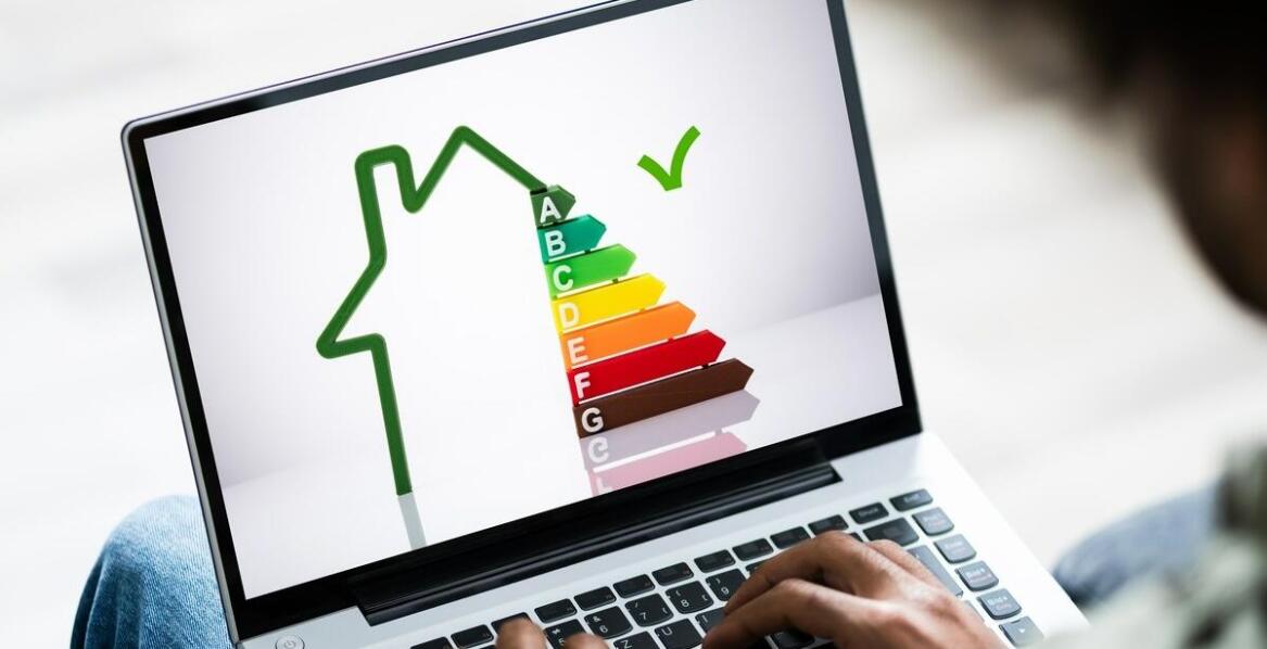 Jakie normy regulują proces wystawiania świadectw charakterystyki energetycznej?