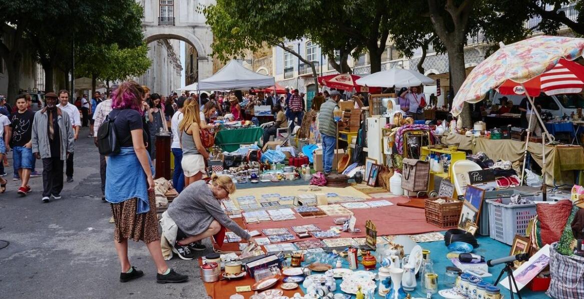 Jakie są najczęstsze błędy przy sprzedaży staroci w Warszawie?