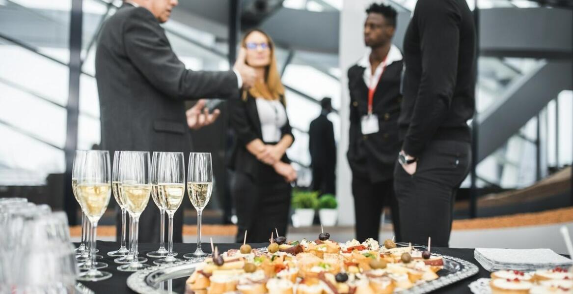 Jakie są zalety szybkiej obsługi przy zakupie euro w kantorze?