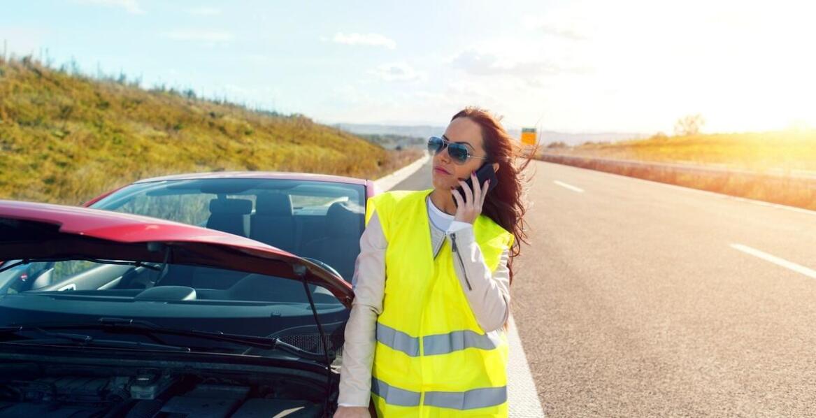 Transport motocykli i quadów – jakie usługi zapewnia pomoc drogowa?