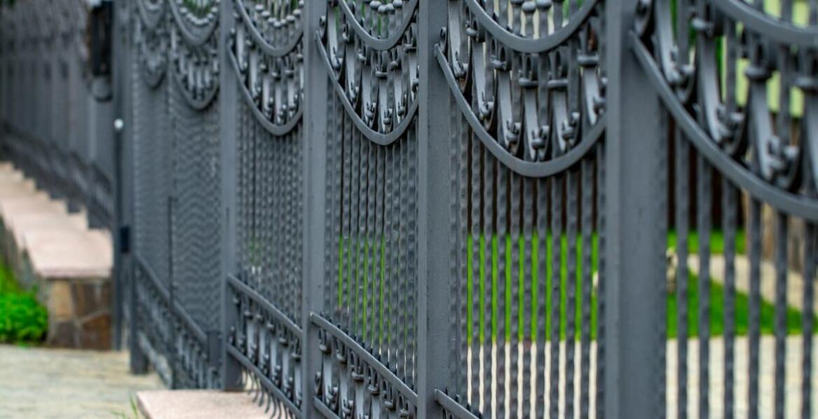 Płot panelowy 3D – nowoczesne rozwiązanie dla Twojej posesji