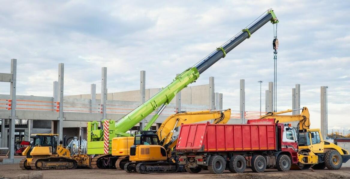 Przyczepa niskopodwoziowa tandem – idealne rozwiązanie dla branży budowlanej