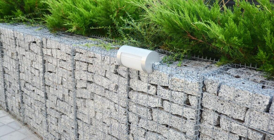 Elewacje z gabionów – idealne rozwiązanie dla nowoczesnych biur