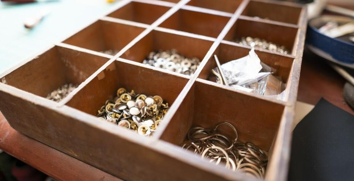 Naszywki i broszki: jak dodać charakteru swoim projektom?