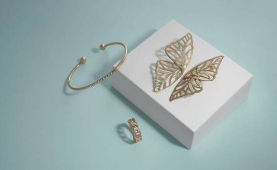 Pomysły na praktyczne i eleganckie prezenty na Dzień Matki