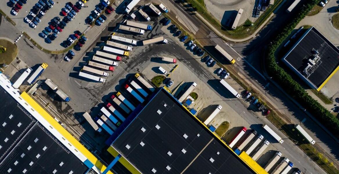Jakie są kluczowe usługi transportowe dla branży owoców i warzyw w Krakowie?