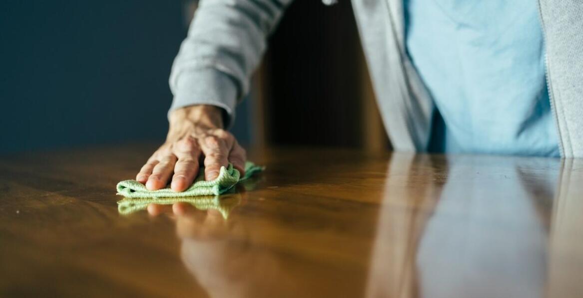 Pianka ochronna na meble – jak zadbać o ich estetykę przez cały rok?