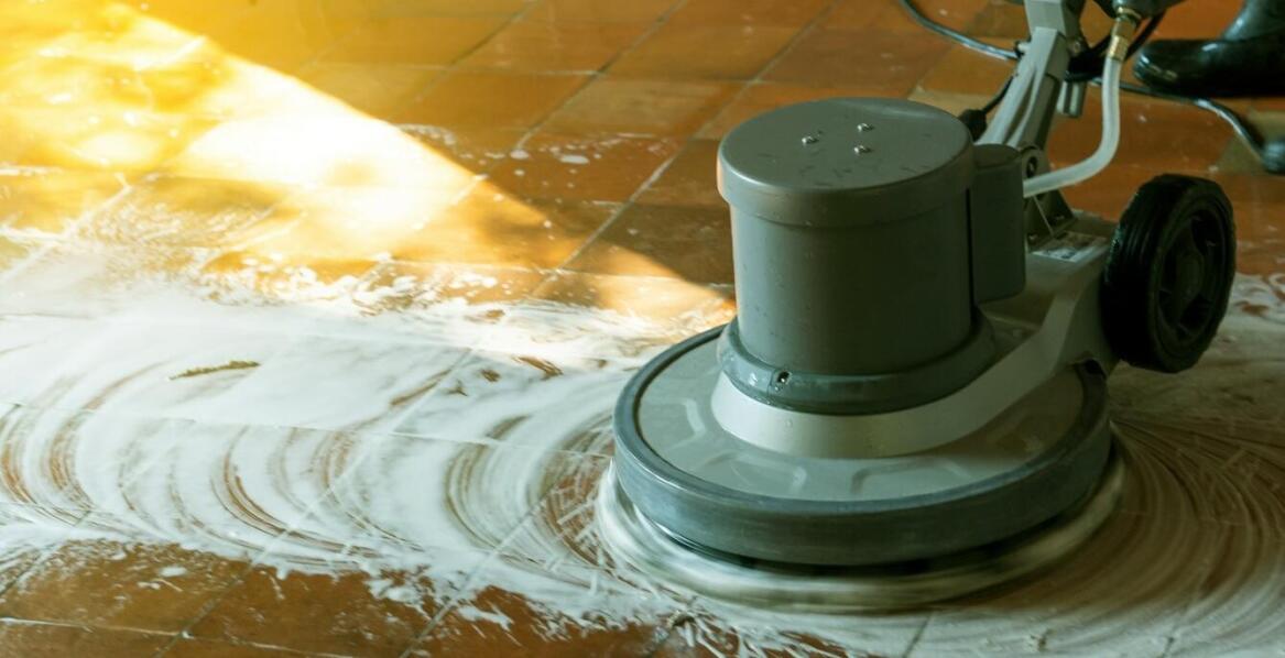 Polerki Numatic – idealne rozwiązanie do czyszczenia dużych powierzchni