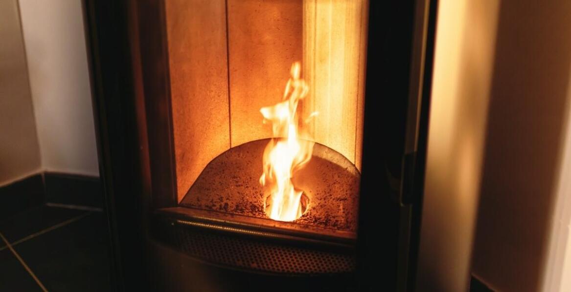 Jakie są wymagania dotyczące instalacji pieca na ekogroszek 200 kW w dużych budynkach?