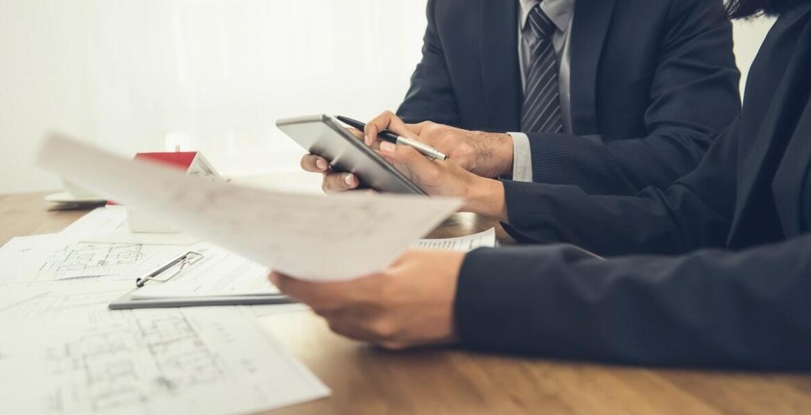 Jak zmiany w planie zagospodarowania przestrzennego wpływają na wycenę domu?