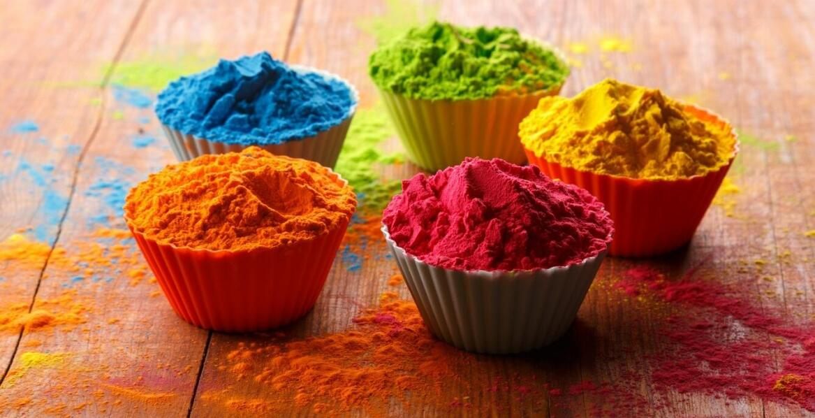 Zastosowanie farb proszkowych w przemyśle meblarskim – co warto wiedzieć?