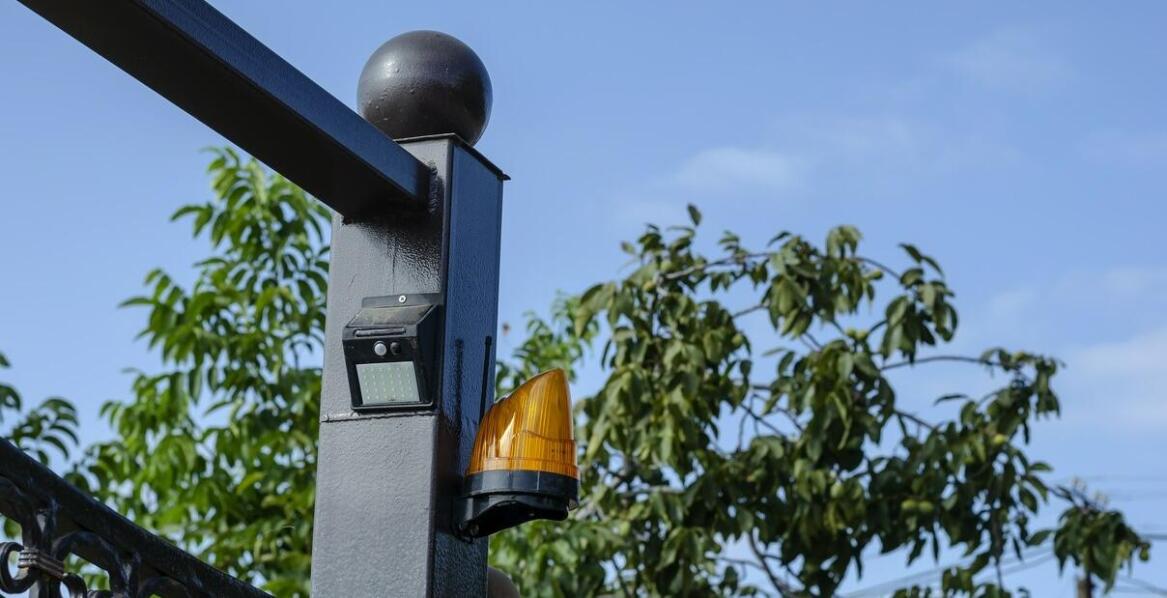 Wydajność energetyczna lamp solarnych – jakie są realne oszczędności dla użytkowników?