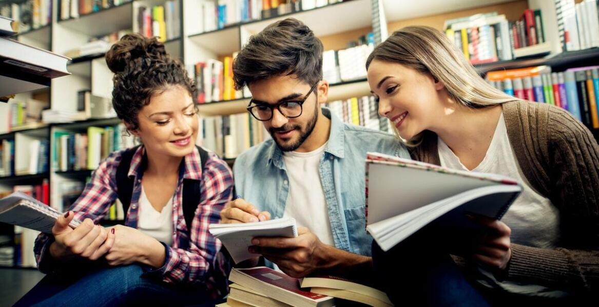 Jakie wydarzenia literackie można zorganizować w ramach parafii książki?