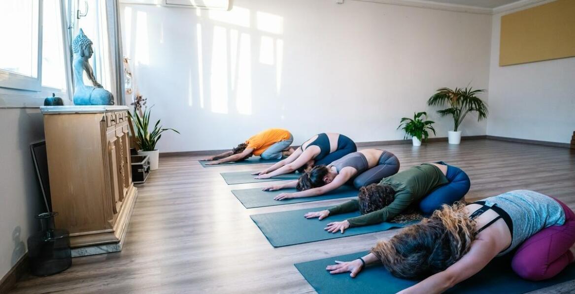 Joga długa a poprawa postawy ciała – co warto wiedzieć?