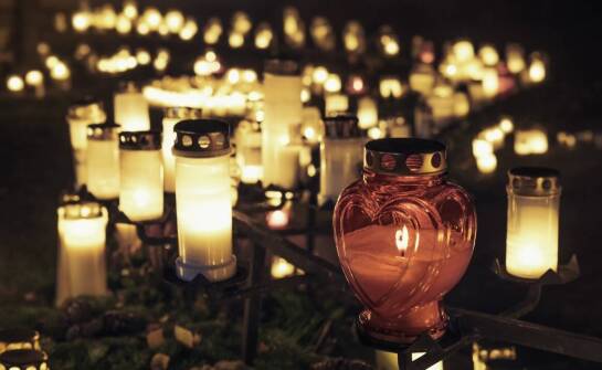 Akcesoria nagrobkowe – upamiętnienie bliskich