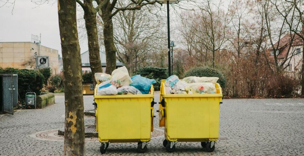 Jakie są zalety wynajmu kontenerów na śmieci w Gdańsku?