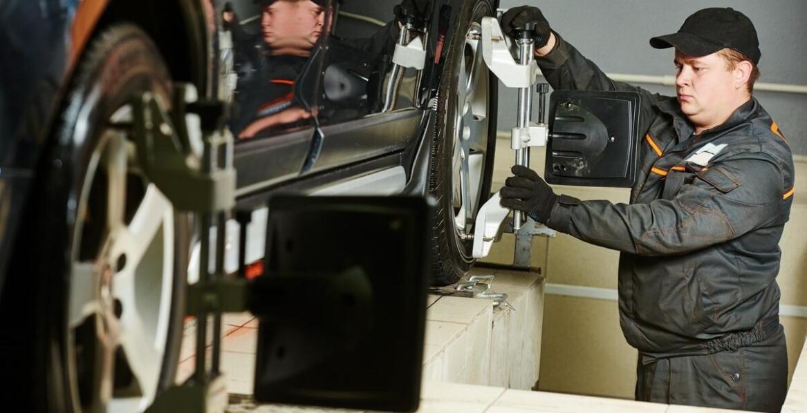 Dlaczego regularna kalibracja wyważarki jest istotna dla uniknięcia odbijania?