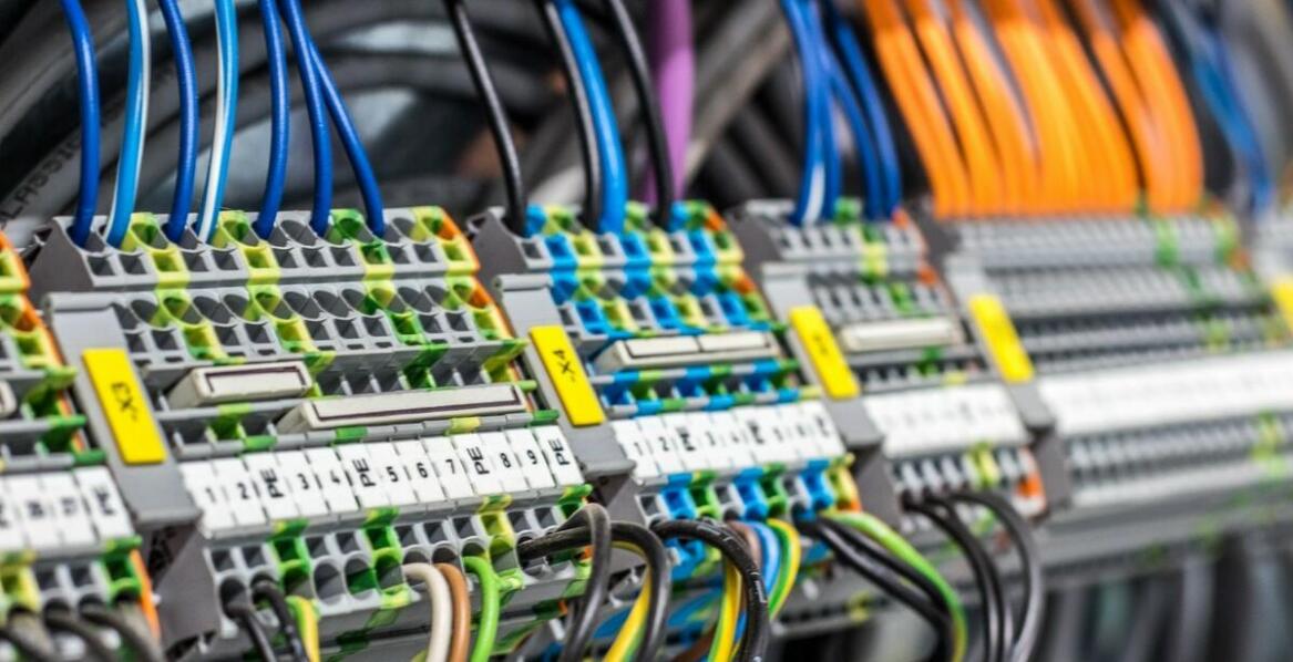 Kable do paneli fotowoltaicznych a ich wpływ na monitoring systemu