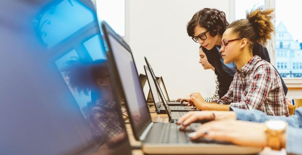 Wybór odpowiednich komputerów OPS dla różnorodnych potrzeb edukacyjnych