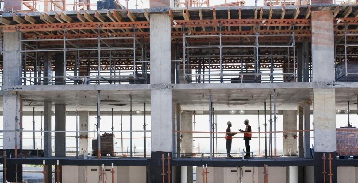 Jakie są najczęstsze problemy związane z instalacją windy w budynku?