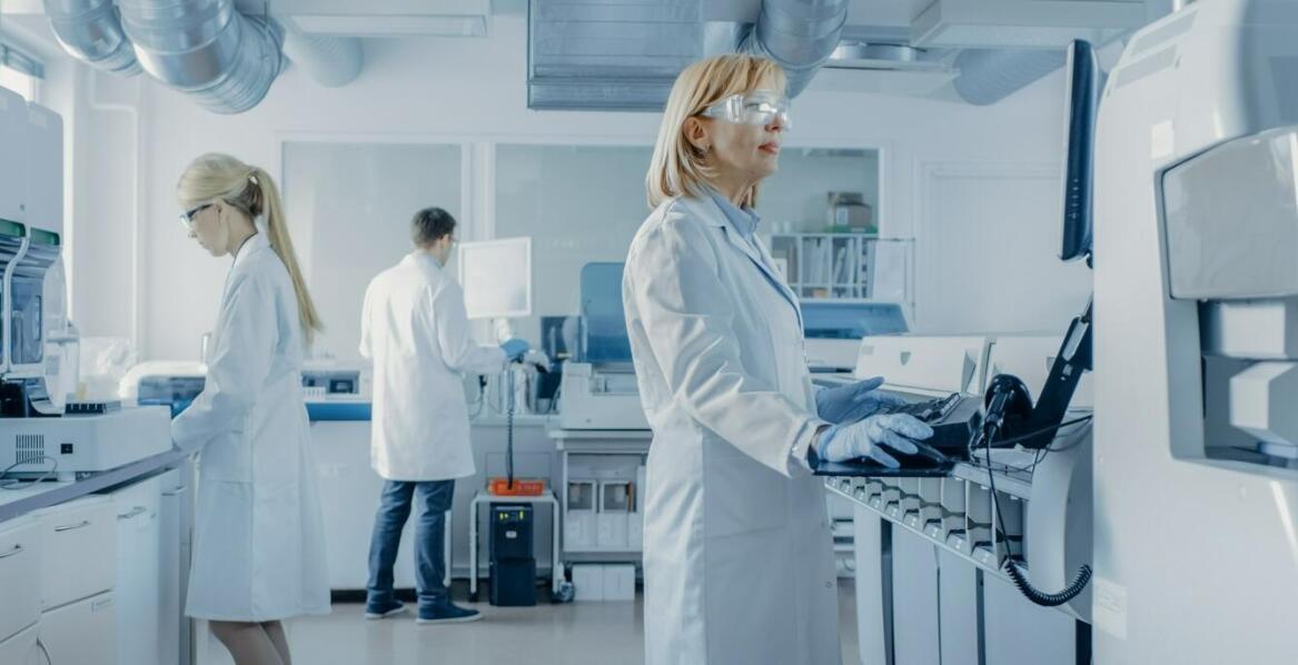 Cennik badań wody pitnej – co warto wiedzieć przed zleceniem analizy?