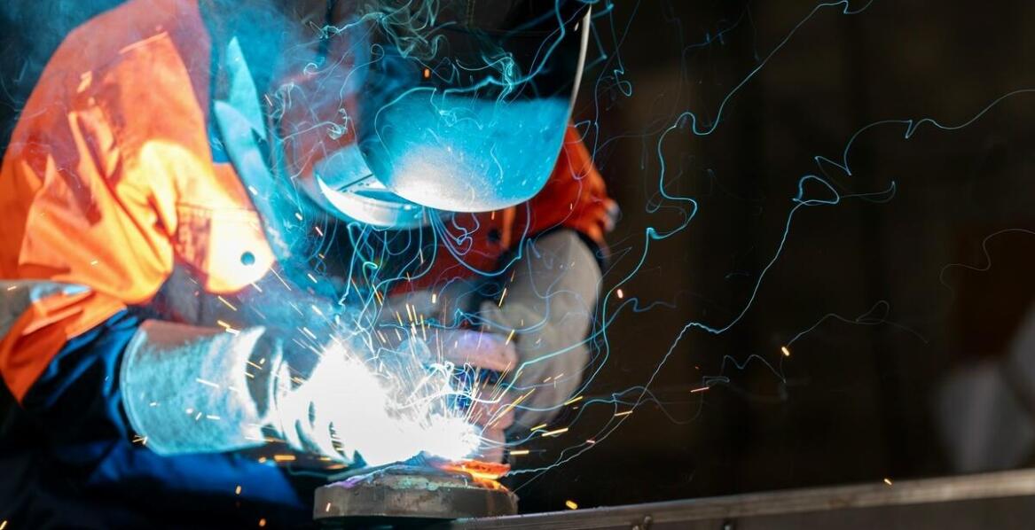 Wpływ spawania otworowego na jakość i trwałość połączeń metalowych