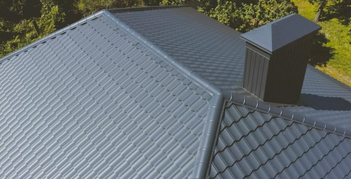 Jak przygotować dach na montaż blachodachówek?