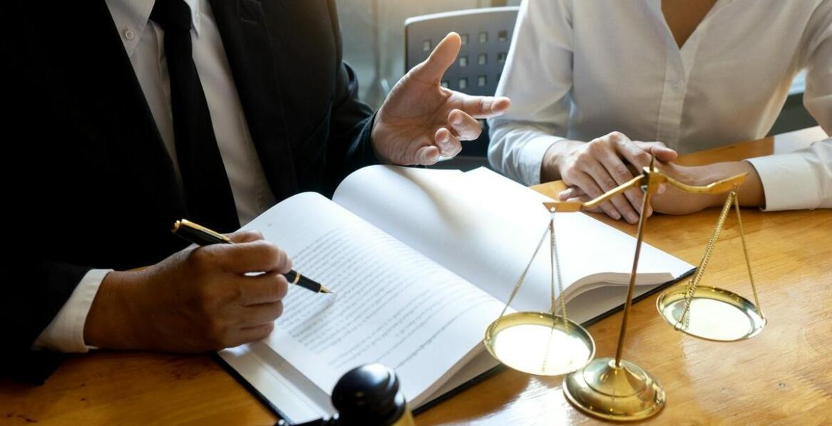Kiedy warto zgłosić się do kancelarii prawnej?