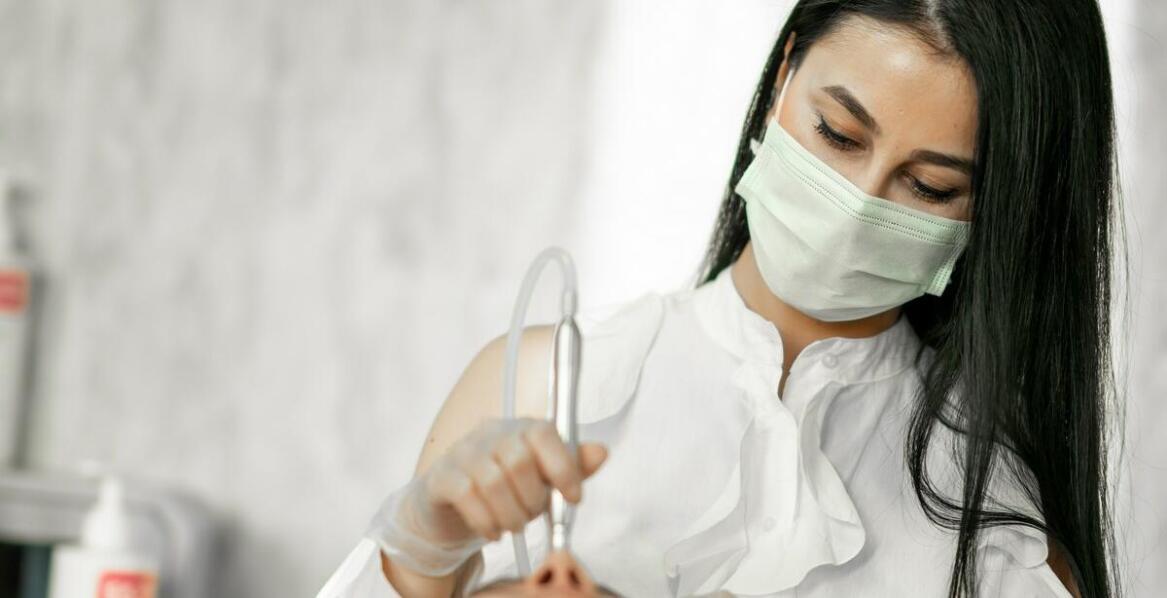 Jakie są korzyści płynące z regularnych badań kontrolnych u dentysty w Zgierzu?