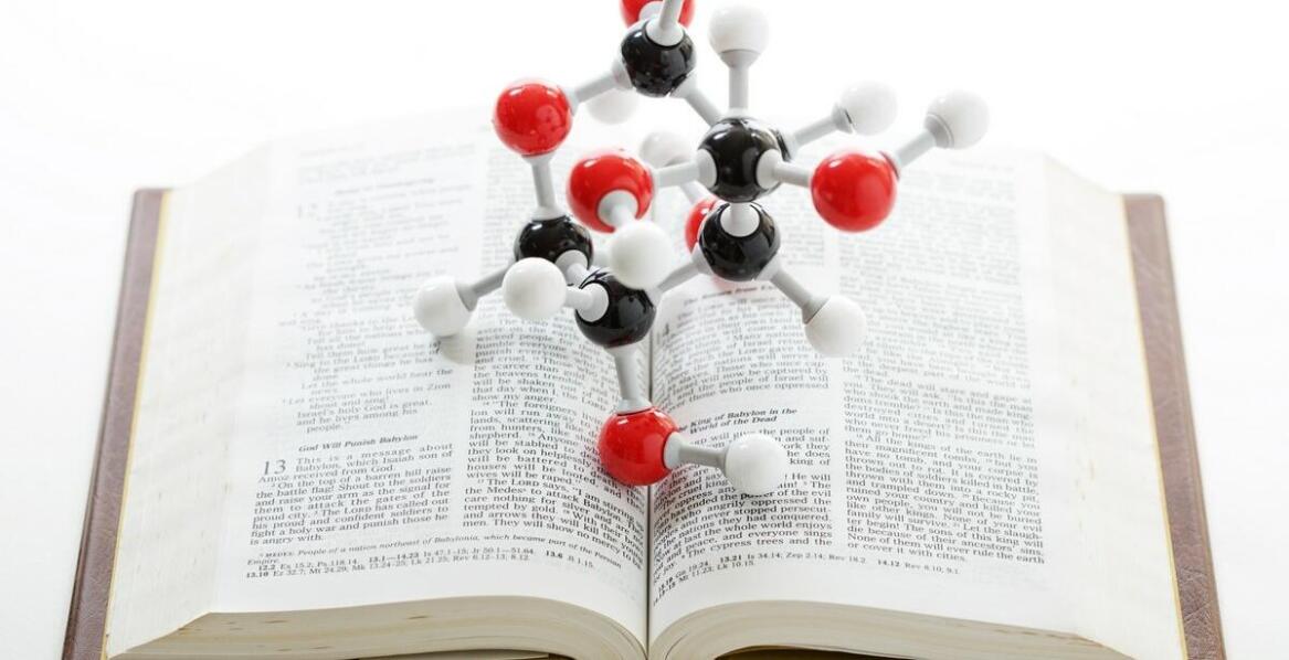 Jakie korzyści niesie ze sobą nauka chemii w formie online?